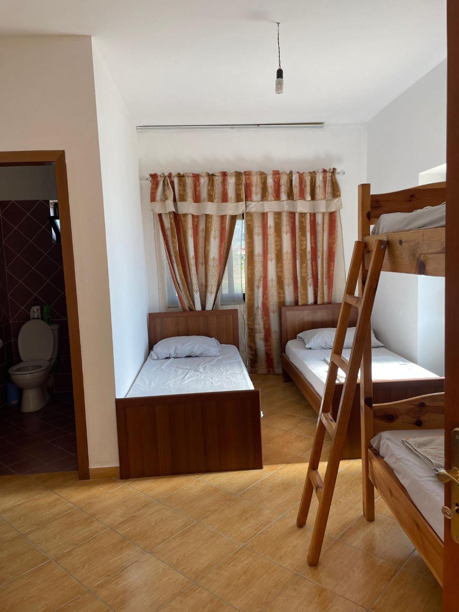 Hotel Bora Gostime Екстериор снимка